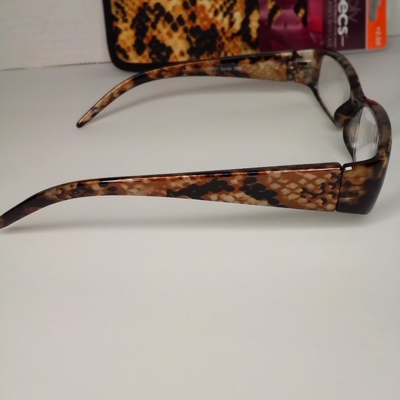 2.50 Simply Specs Readers with Case Snake Print - Picture 2 of 5